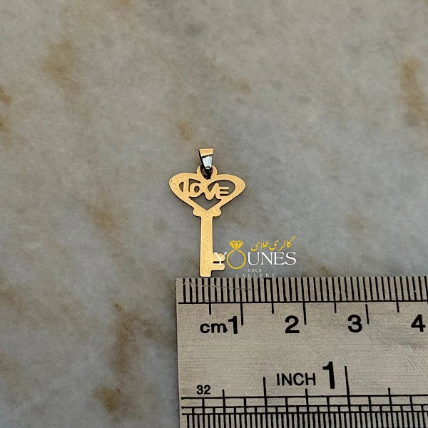 تصویر دوم آویز کلید قلبی طلا لیزری